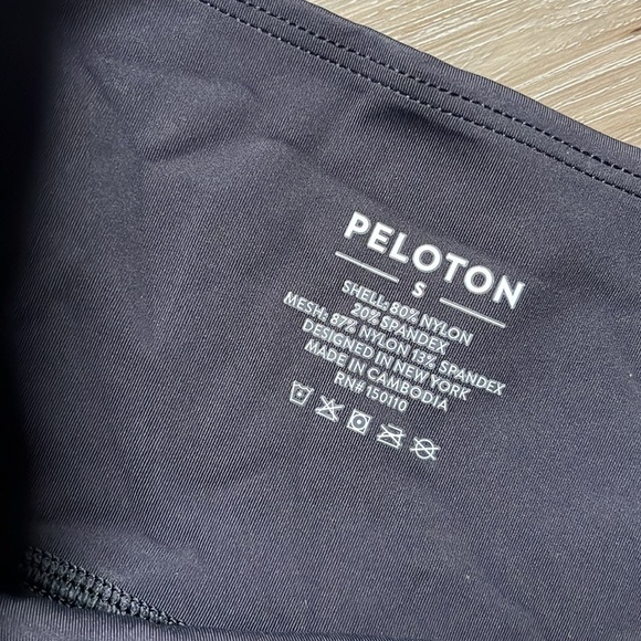 Peloton Move Mission Black Scallop Hem Mesh Panel Leggings - Picture 4 of 9